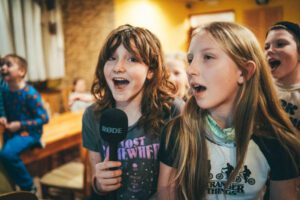 karaoke na obozach dla dzieci